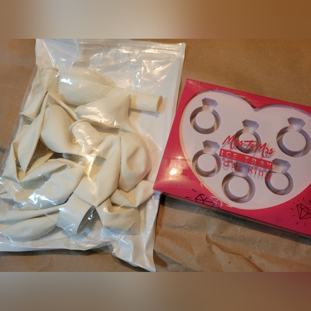 For The Bride - White Balloons and Bling Ring Ice Tray Set